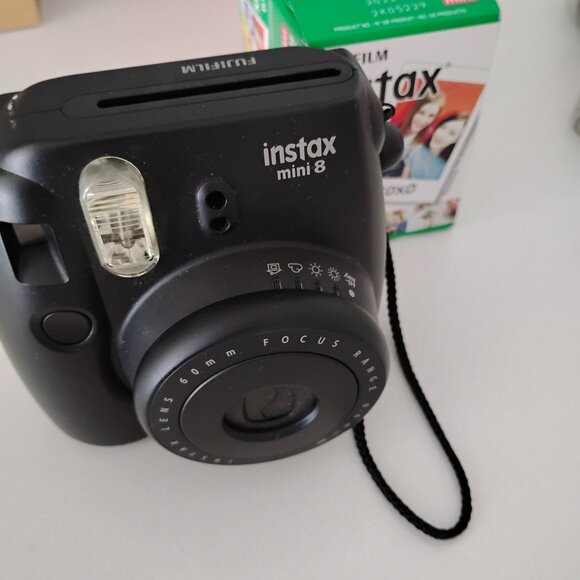 FUJI Film Instamax Instant Camera + Film - Picture 3 of 6